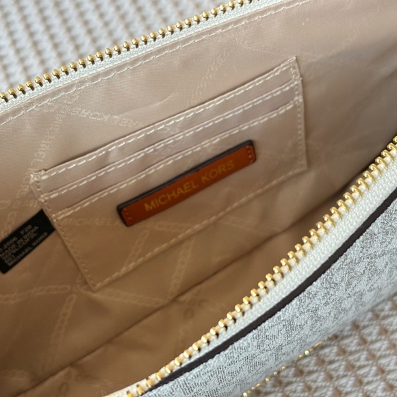 Michael Kors Chain Underarm Bag - Picture 5 of 6